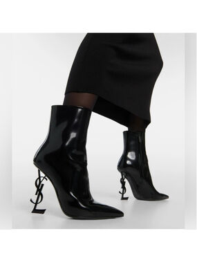 NIB- Saint Laurent Opyum 110 Shiny Black patent leather ankle Boots